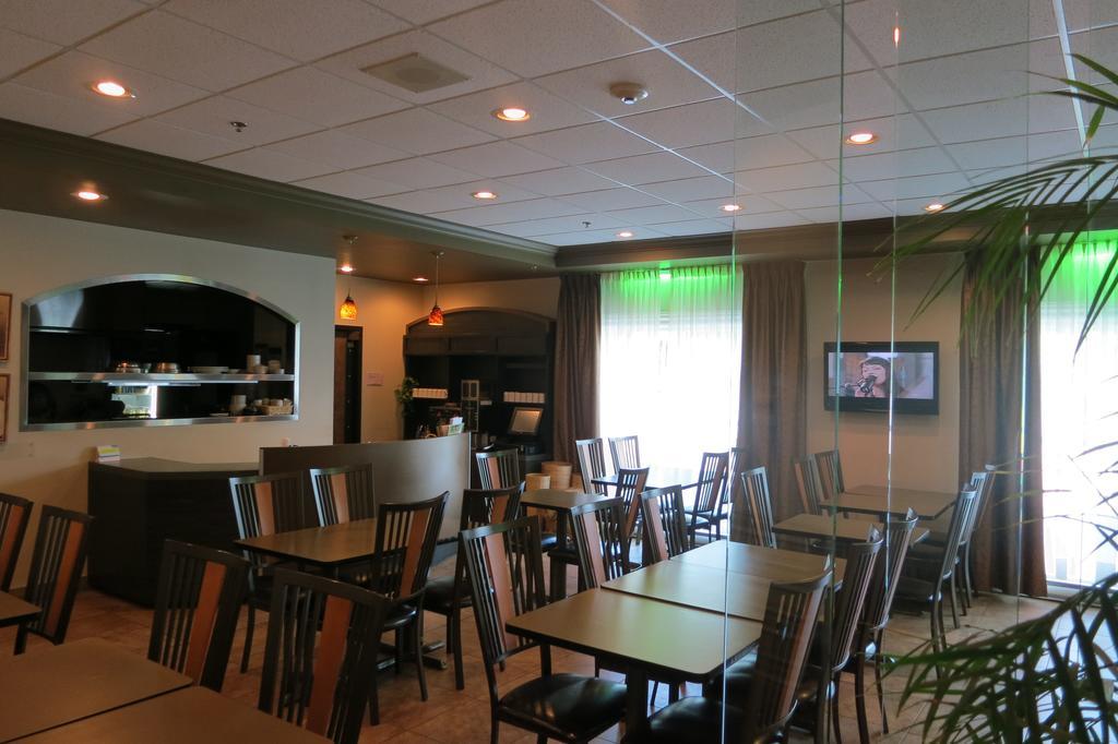 Days Inn By Wyndham Lévis Kültér fotó